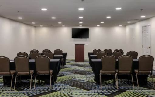 Holiday Inn Express Alpharetta/Roswell