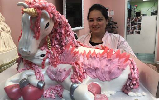 Custom Cakes by Liud